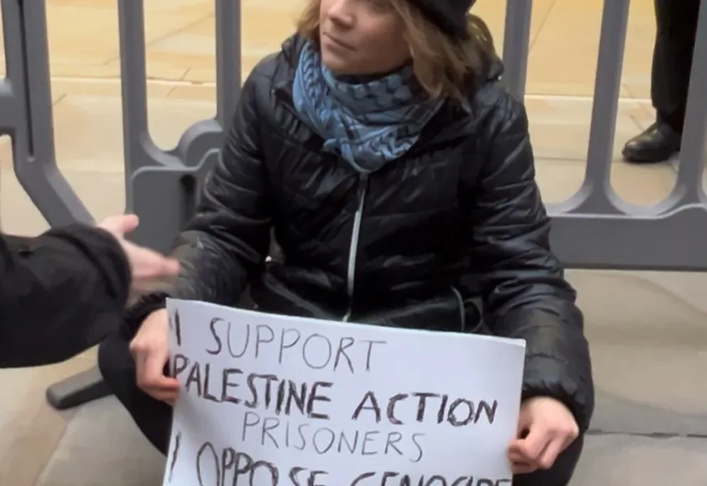 Qreta Tunberq Londonda “Terrorizm haqqında Qanun” əsasında həbs edilib